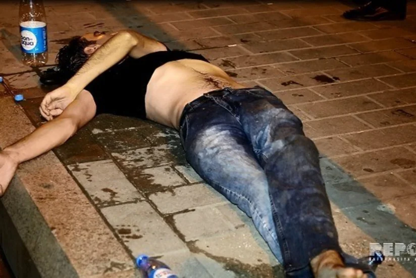 Bakının mərkəzində küçədə ölən gəncin kimliyi məlum olub - FOTO