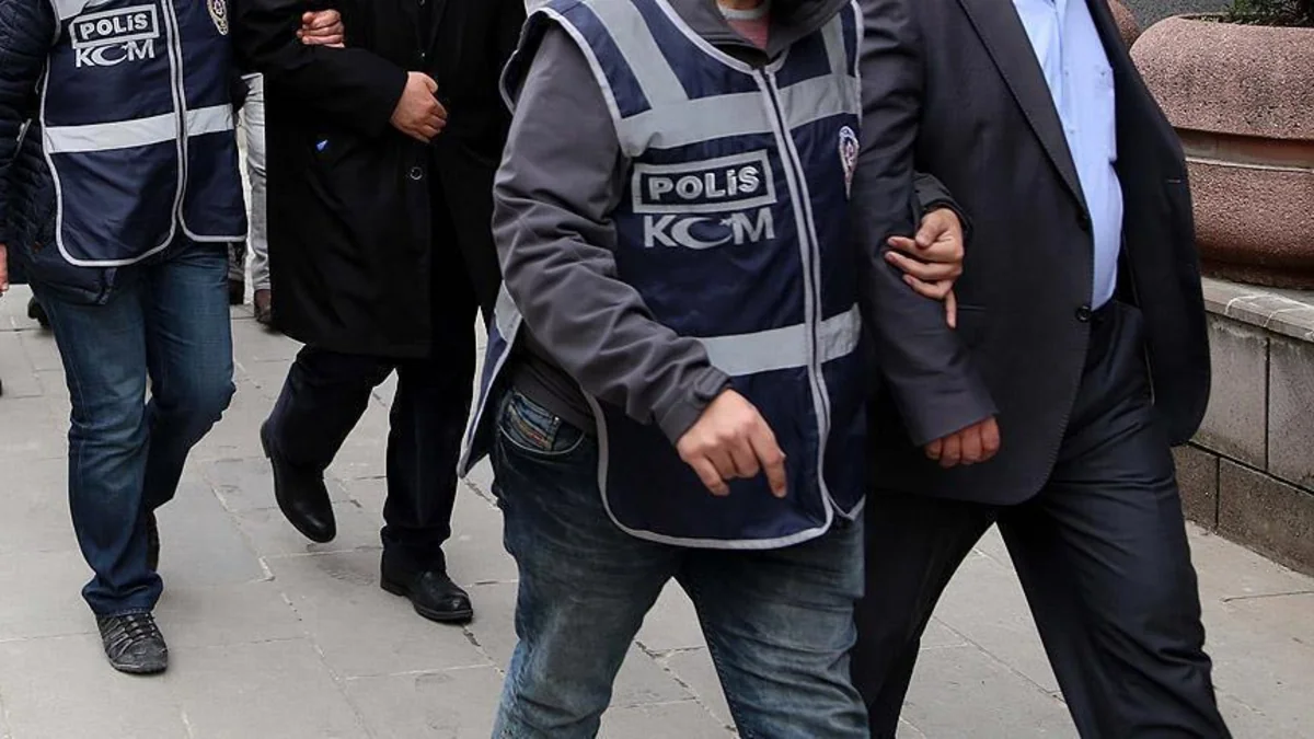 Türkiyənin Maliyyə Nazirliyinin 36 əməkdaşı həbs edilib