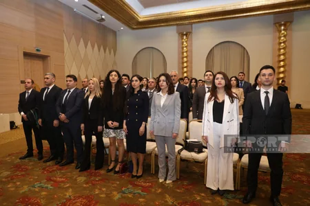 Yeni vəkillər and içiblər