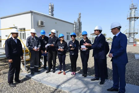 Bakı Ali Neft Məktəbinin rektoru Azərikimya İstehsalat Birliyində olub