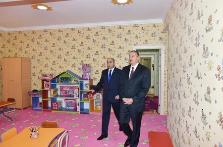Azərbaycan Prezidenti Kürdəmirdə məktəb binasının açılışında iştirak edib