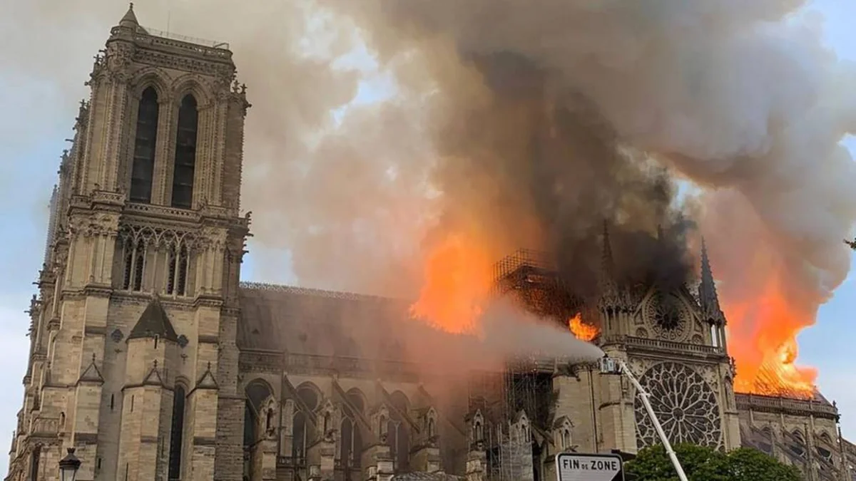 Paris Notr-Dam kilsəsi bərpa işləri dövründə bağlanmayacaq