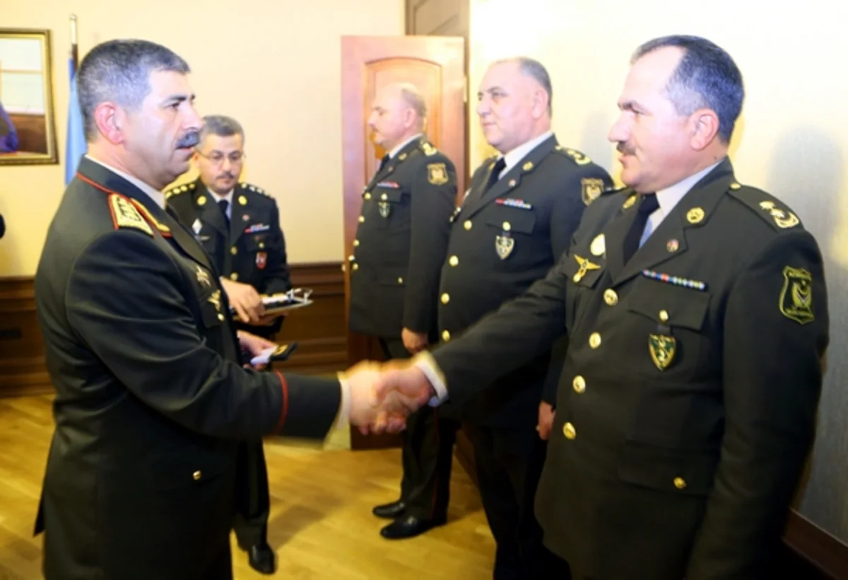 ​Bir qrup hərbi qulluqçuya polkovnik hərbi rütbəsi təqdim olunub