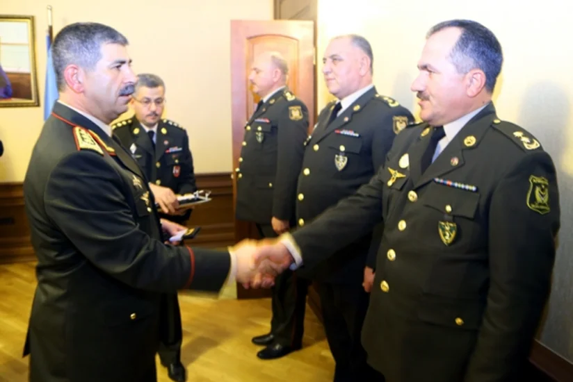 ​Bir qrup hərbi qulluqçuya polkovnik hərbi rütbəsi təqdim olunub