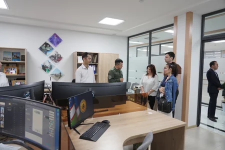 Azerbaijani journalists familiarize themselves with work of press service of Uzbek Defense Ministry