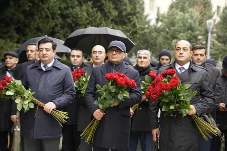 ANAMA kollektivi Heydər Əliyevin xatirəsini anıb