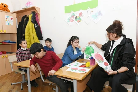 Bakıdakı 268 nömrəli xüsusi məktəbin şagirdlərinə Heydər Əliyev Fondunun hədiyyələri təqdim edilib