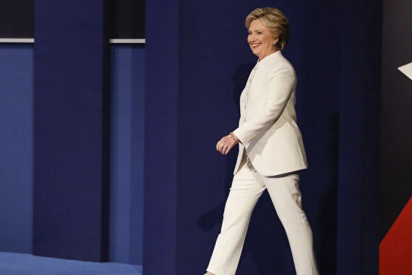 Klinton prezident seçiləcəyi təqdirdə amerikalı ailələrə dəstək verəcəyini vəd verib