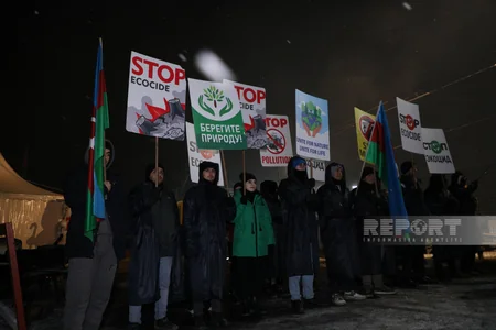 На дороге Ханкенди-Лачын продолжается акция протеста экоактивистов