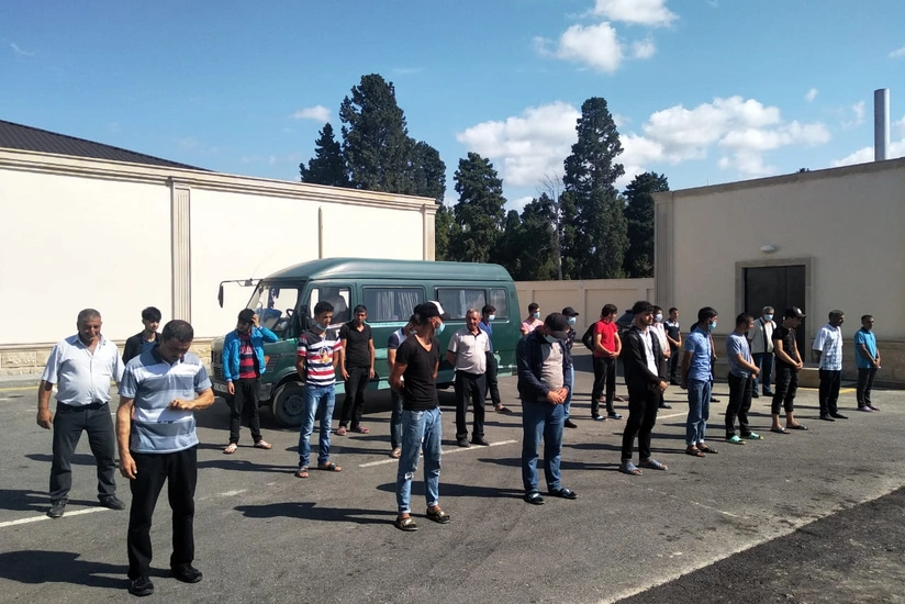 Xaçmaza sərnişin aparan sürücü və 27 sərnişin saxlanıldı