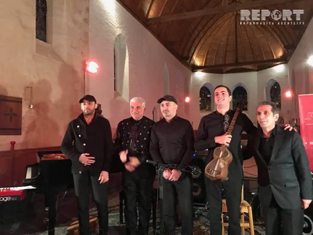 Azərbaycanın “Cəngi” qrupu Fransada konsert verib - FOTO