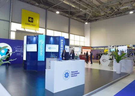 President Ilham Aliyev views Bakutel 2018 exhibition