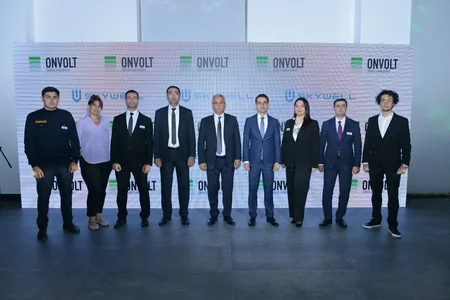 ONVOLT elektromobil satış-sərgi salonunu və SKYWELL ET5 modelini təqdim edib