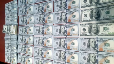 Azərbaycandan İrana 20 min dollardan artıq pul keçirmək istəyən şəxs saxlanıb - FOTO