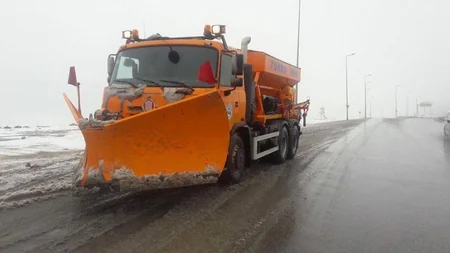 Azeravtoyol: Snow removal and sand sowing vehicles deployed in problematic areas” - VIDEO