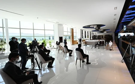 Ilham Aliyev, Mehriban Aliyeva inaugurate face mask factory