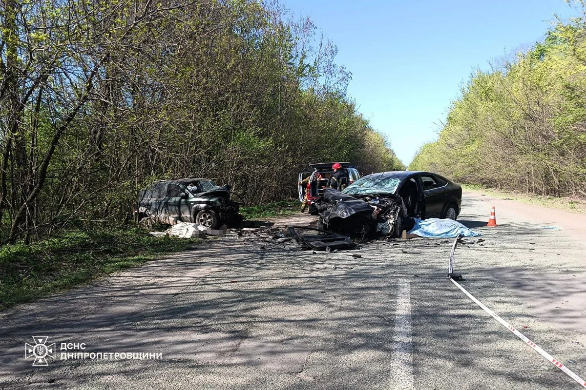 Ukraynada ağır yol qəzasında 3 nəfər ölüb