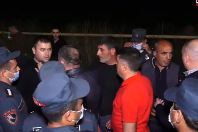 В Ереване продолжаются столкновения, множество задержанных - ОБНОВЛЕНО