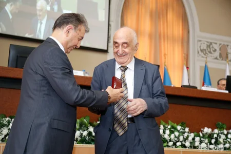 “Nizami Gəncəvi adına Qızıl medal” qaliblərə təqdim olunub