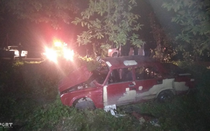 Masallıda maşın yoldan çıxaraq dərəyə düşüb, 4 nəfər yaralanıb - FOTO
