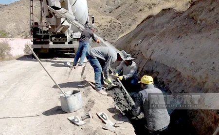Naxçıvanın daha bir ucqar yaşayış məntəqəsində yol infrastrukturu yenidən qurulur