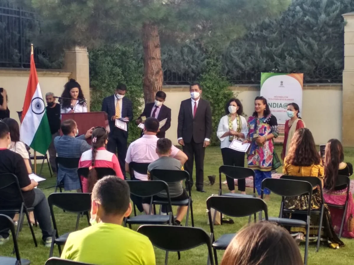 Səfir: “Hindistan iqtisadiyyatı son 75 ildə çoxşaxəli formada inkişaf edib”