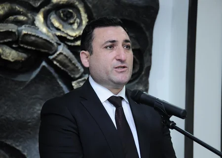 ADNSU-da 30 aprel terror qurbanlarının xatirəsinə həsr olunan barelyefin açılışı olub