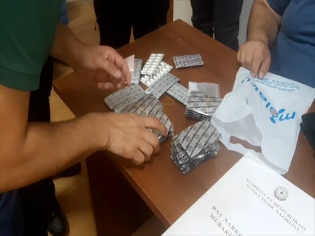 Binəqədidə onlayn yolla heroin və metamfetamin satan narkotacirlər saxlanılıb