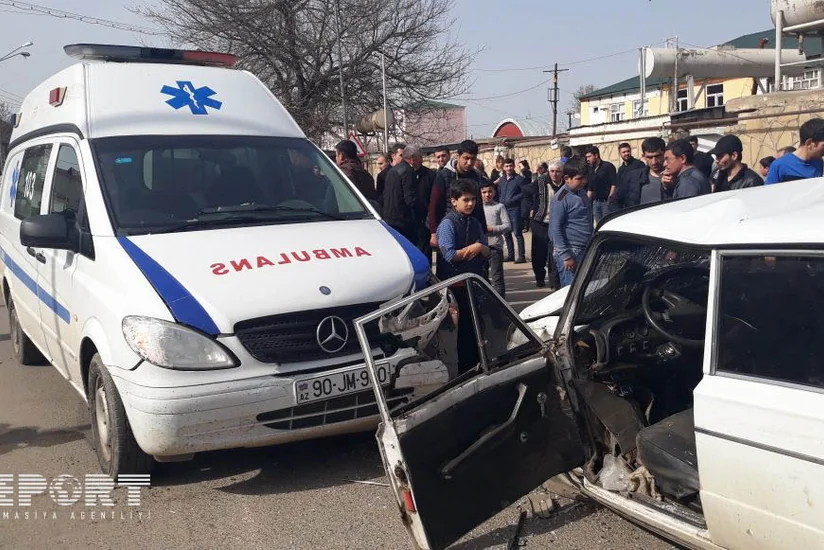 В Товузе перевозившая пострадавшего в аварии машина скорой помощи попала в ДТП - ОБНОВЛЕНО