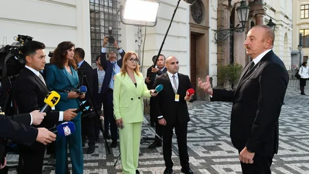 Prezident İlham Əliyev Praqada Azərbaycan televiziya kanallarına müsahibə verib