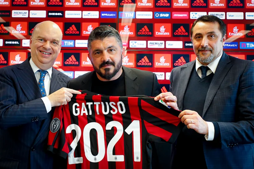 Milan klubu baş məşqçi ilə müqavilənin müddətini uzadıb