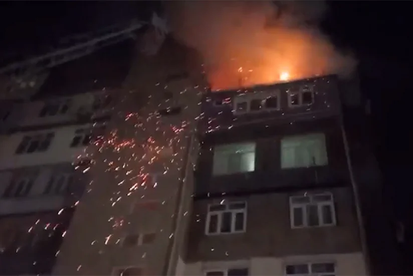 В Баку в жилом доме произошел пожар, эвакуированы 15 человек