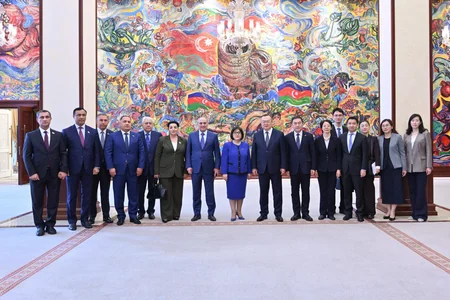 Sahibə Qafarova Çin nümayəndələri ilə parlamentlərarası əməkdaşlığı müzakirə edib
