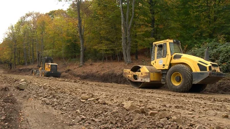 Azərbaycanda dağların partladılması üsulu ilə yeni yol salınır