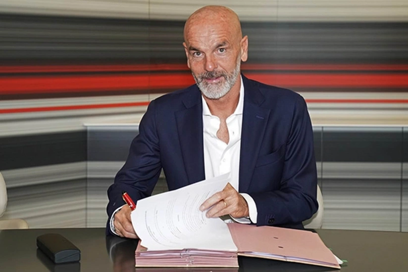 Milan baş məşqçisi ilə müqaviləni uzatdı
