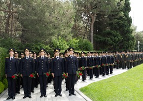 DİN-in kursantları Fəxri xiyabanda Ulu Öndər Heydər Əliyevin məzarını ziyarət ediblər