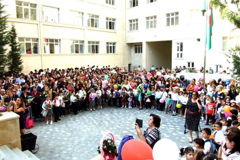 Bu gün dərs ilinin birinci yarımili başa çatır