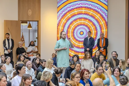 Nine Senses hosts meditation practice from famous Indian guru