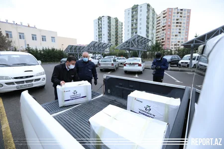 SOCAR Sumqayıtdakı aztəminatlı ailələrə və ahıl vətəndaşlara ərzaq yardımı edir - VİDEO