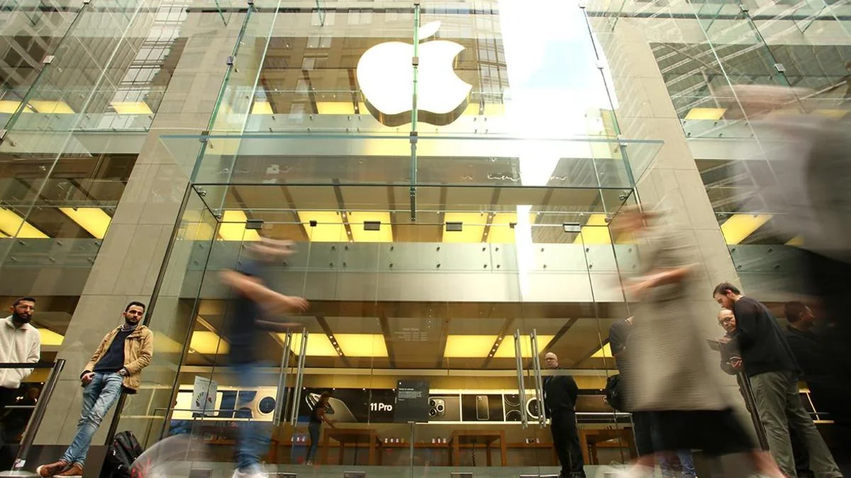 Apple faces massive discrimination lawsuit from over 12,000 female employees