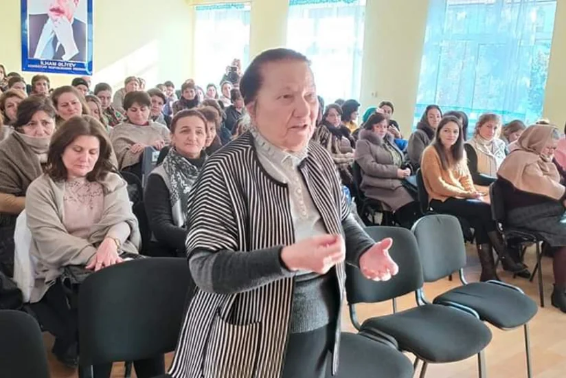 В Азербайджане директор школы скончалась от коронавируса