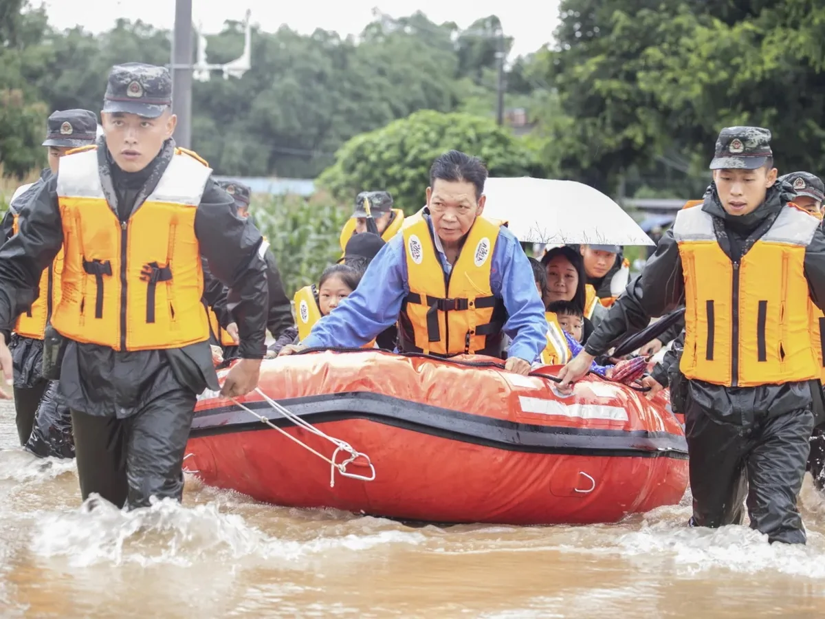 Çində daşqınlar səbəbindən 2 mindən çox insan təxliyə edilib