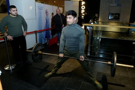 “CinemaPlus”da dünya şöhrətli ağır atlet Naim Süleymanoğlu haqqında film nümayiş edilib - VİDEO