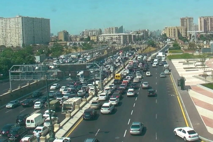 Около Багировского моста наблюдается высокая плотность движения транспорта