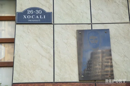 Bakıda naməlum şəxs özünü çoxmərtəbəli binadan atmaq istəyib - FOTO