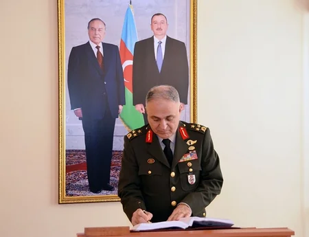 Türkiyənin yüksək səviyyəli hərbi nümayəndə heyəti Ali Hərbi Məktəbdə olub