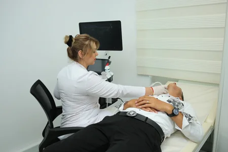 Jurnalistlər hərbi xidmətə çağırılan vətəndaşların tibbi müayinə prosesi ilə tanış olublar