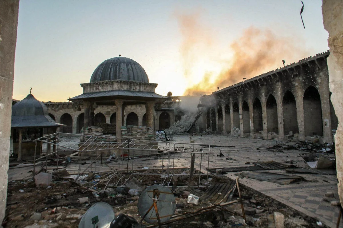 Terrorçular Hələbdə məscidi atəşə tutub, 15 nəfər ölüb