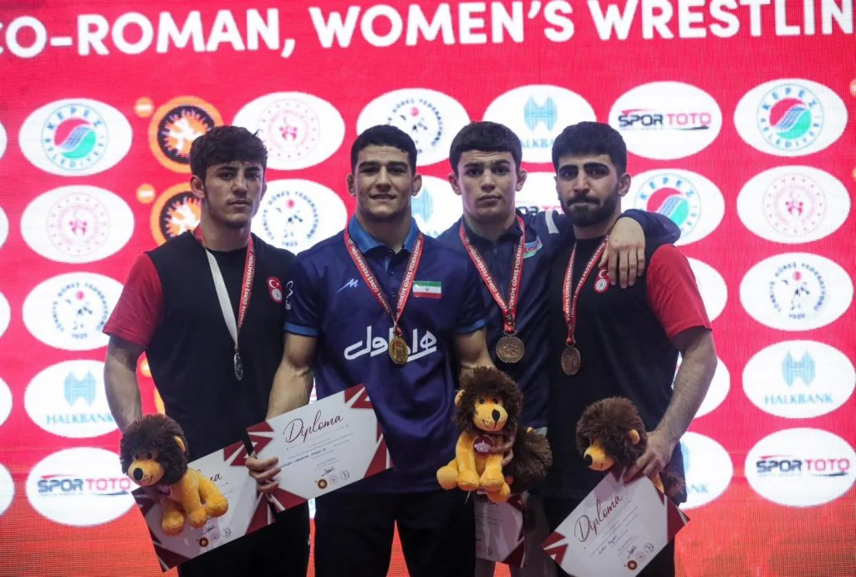 Azərbaycan güləşçiləri Çempionlar turnirində 10 medal qazanıblar