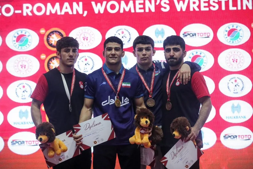 Azərbaycan güləşçiləri Çempionlar turnirində 10 medal qazanıblar
